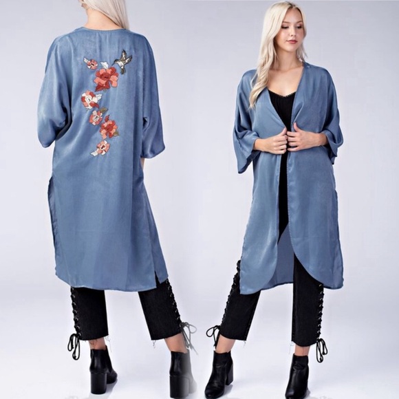 Embroidered floral blue satin cardigan - Picture 3 of 9